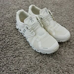 On Cloud 6  Sneakers - White size 9